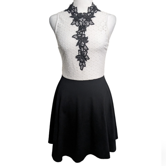 Aqua Dresses & Skirts - Aqua MINI dress size xs color white and black